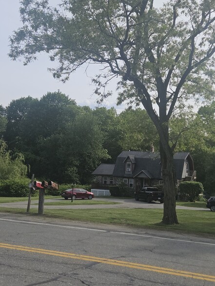 Primary Photo - 143 Pollard St