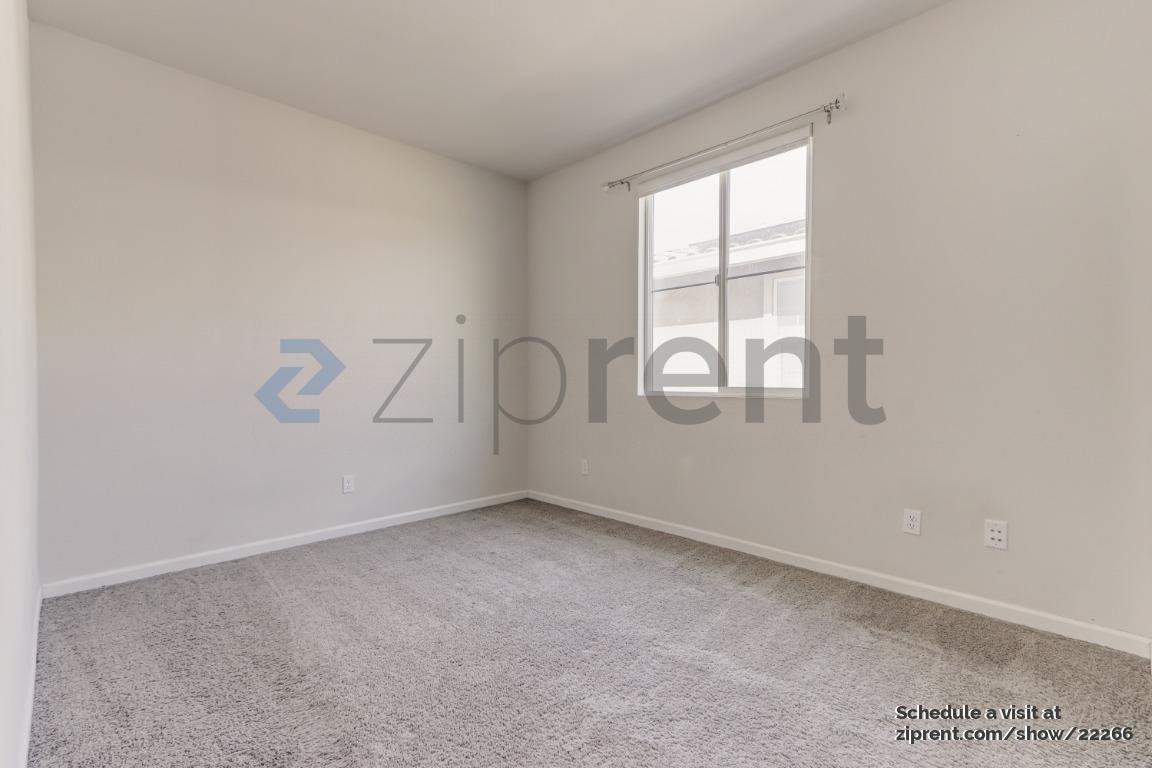Building Photo - 1523 Oliveira Dr