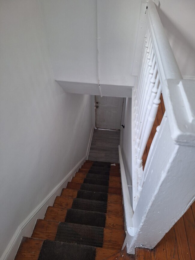 Building Photo - 18 Lowden St