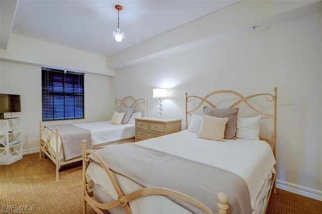 Building Photo - 10721 Mirasol Dr