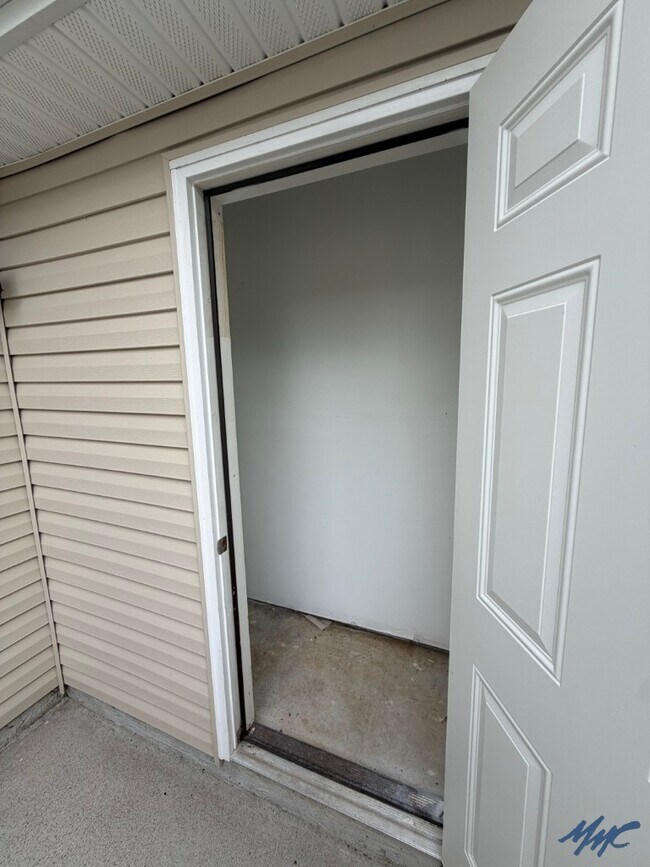 Building Photo - 1505 Orange Ct