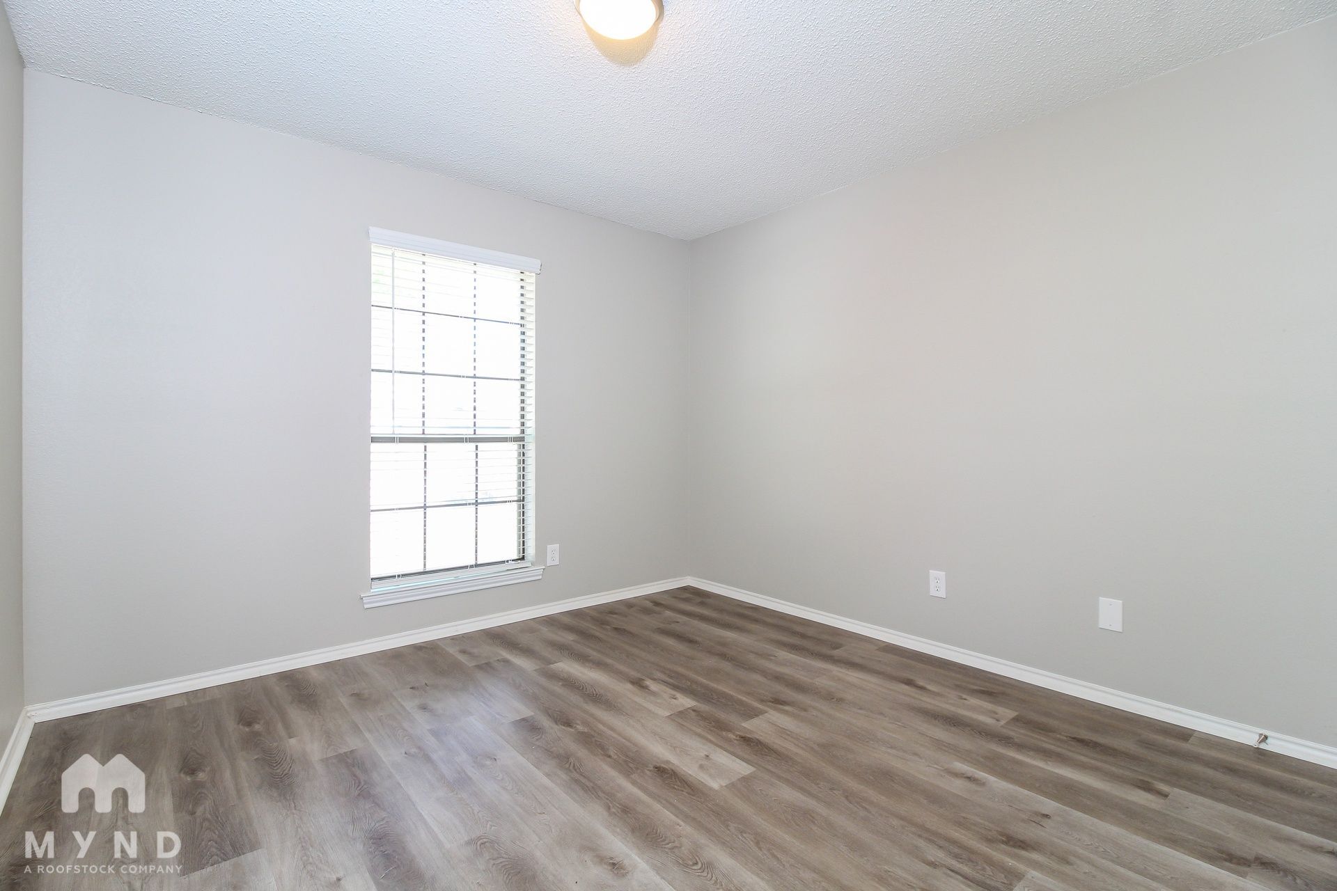 Building Photo - 6602 Glen Falls Dr
