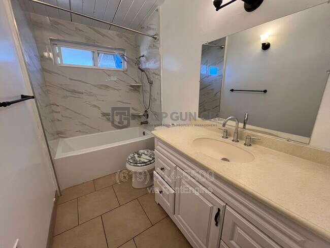 Building Photo - 550 Sacramento Ave