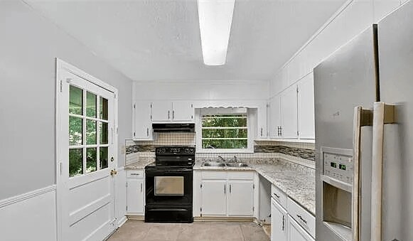 Building Photo - 704 Valleyview Dr