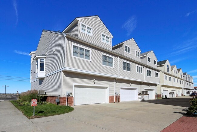 Building Photo - 9416 Amherst Ave