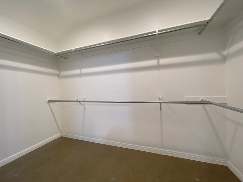 Building Photo - 108 W Windmill Way