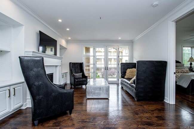 Building Photo - 601 Chenal Woods Dr