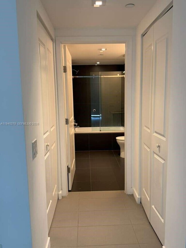 Building Photo - 1600 NE 1st Ave