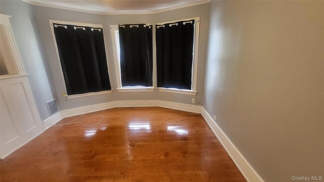 Building Photo - 107 Smith St