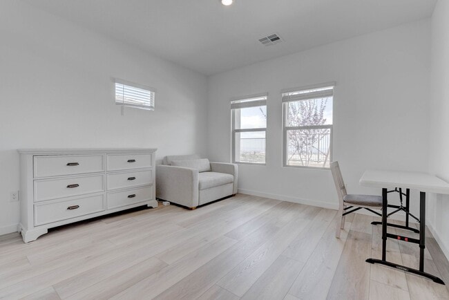 Building Photo - 904 Kings Clf Ln