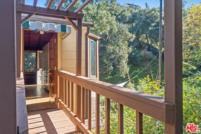 Building Photo - 3705 Fredonia Dr