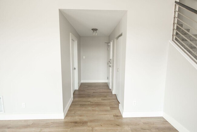Interior Photo - Omega - 252 N. Walnut St.