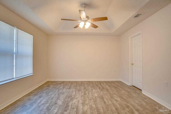 Building Photo - 2029 Shadow Lake Dr