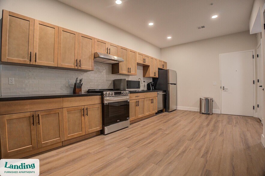 Building Photo - 1999 E Boston St