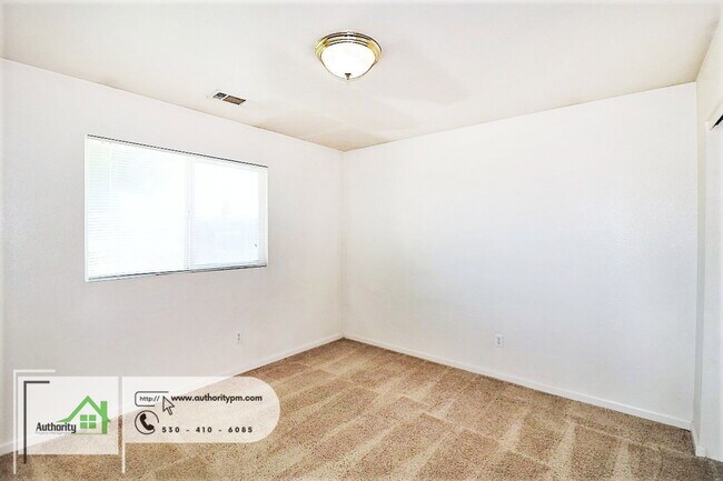 Building Photo - 22375 Rio Alto Dr