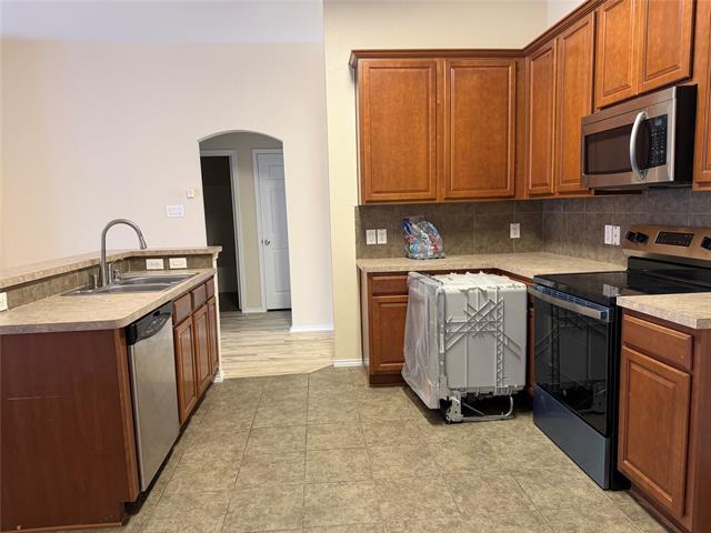 Building Photo - 305 Woodridge Dr