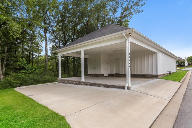 Building Photo - Beautiful Lamarche Cottage