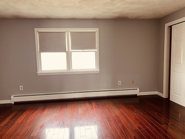 Building Photo - 32 Jennifer Ln