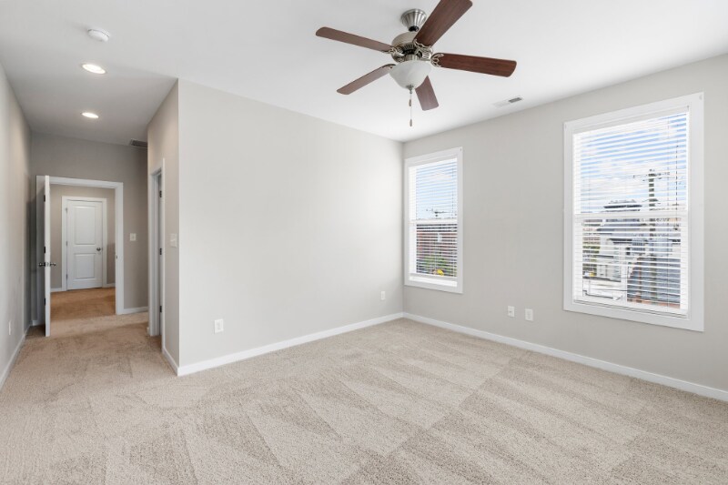 Building Photo - 2102 E Broad St