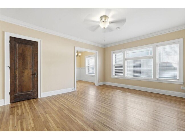 Building Photo - 2545 Garfield Ave