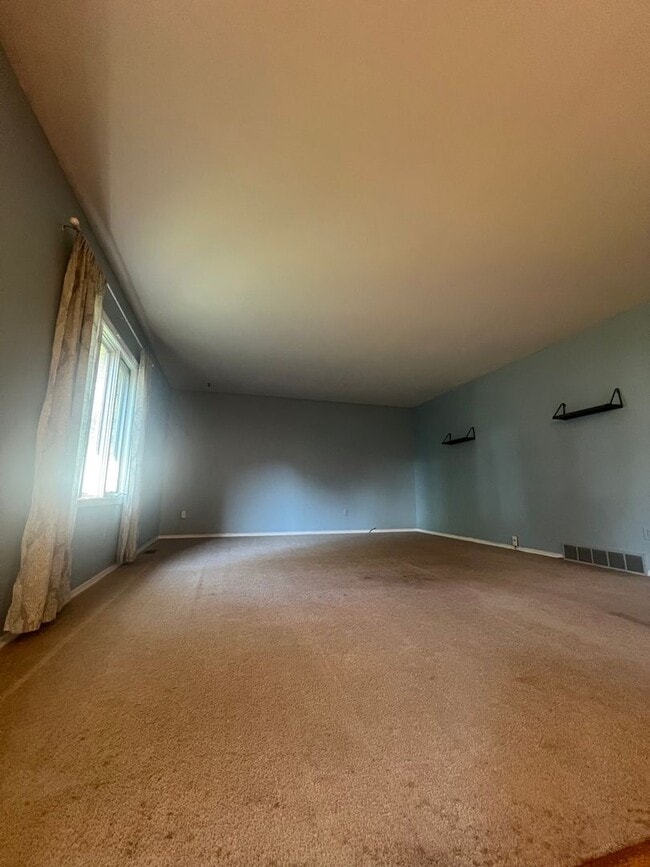 Building Photo - Lovely 2 Bedroom Southside Holland