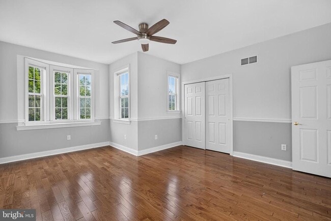 Building Photo - 16 Oak Leaf Ln
