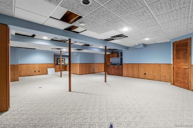 Building Photo - 23931 Pointe Dr