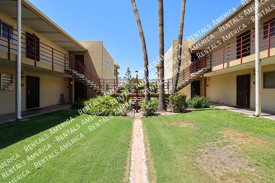 Building Photo - 4630 N 68th St