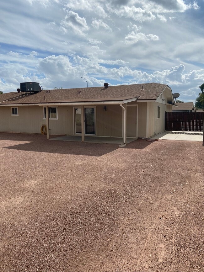 Building Photo - 3514 E Diamond Ave