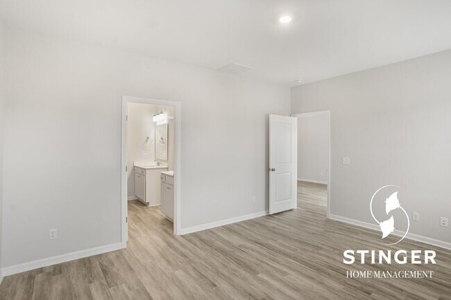 Building Photo - 585 Dreher Dr