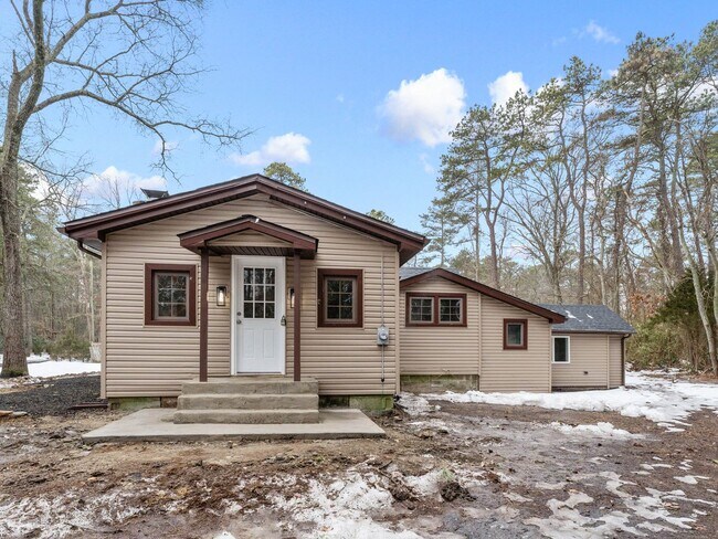 Building Photo - Beautifully Updated Home on Quiet Street in Browns Mills