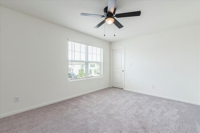 Building Photo - 196 Thistle Ln