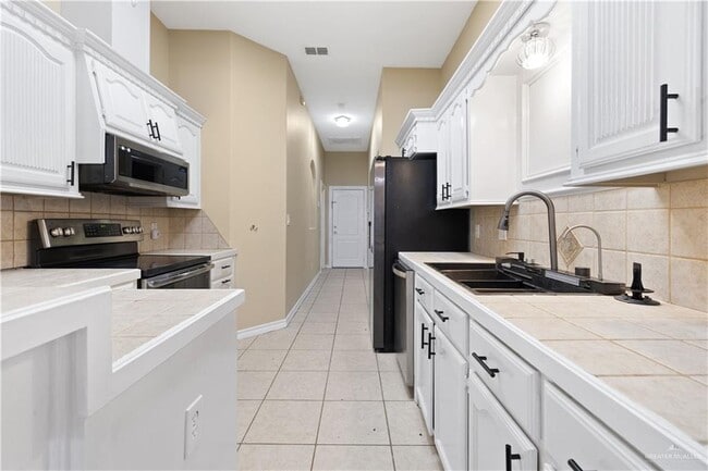 Building Photo - 38 Kiwi Ave