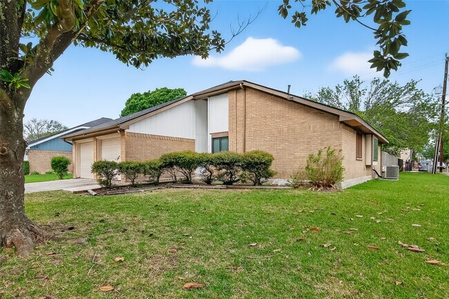 Building Photo - 319 Richvale Ln