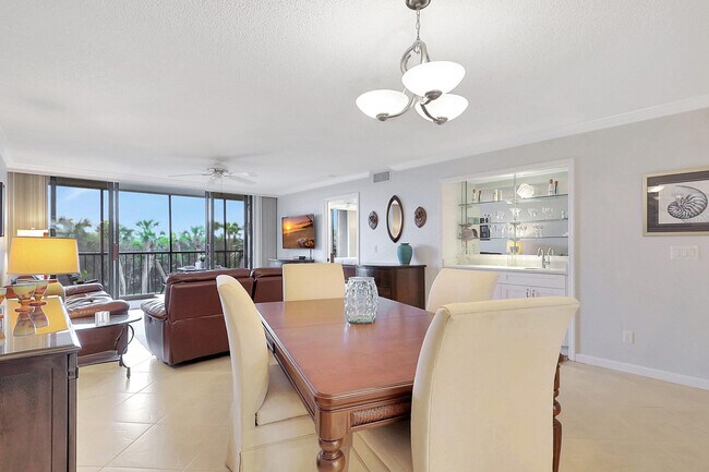 Building Photo - 5059 N Hwy A1A