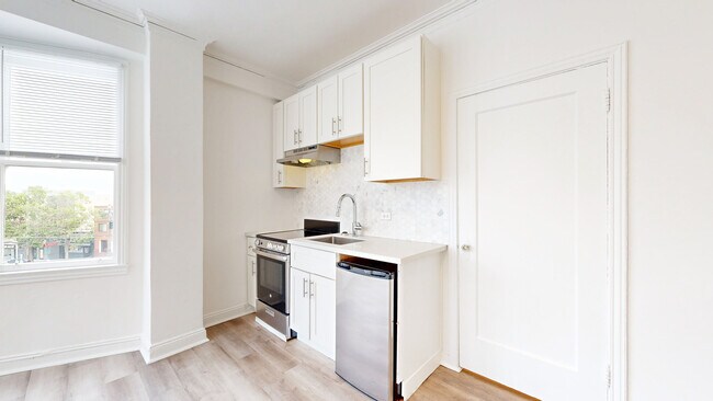 Building Photo - 17 Hermann St