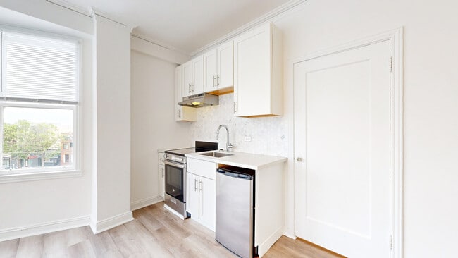 Building Photo - 19 Hermann St