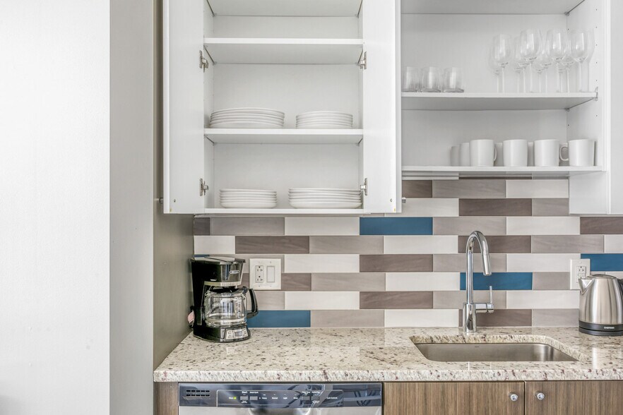 Building Photo - 5 Glassworks Ave