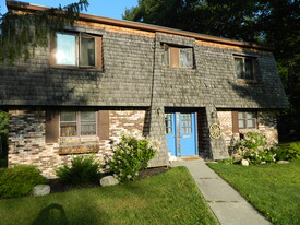Building Photo - 1256 Town Line Rd