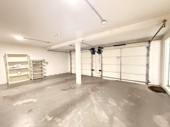 Building Photo - 4800 N Stanton St