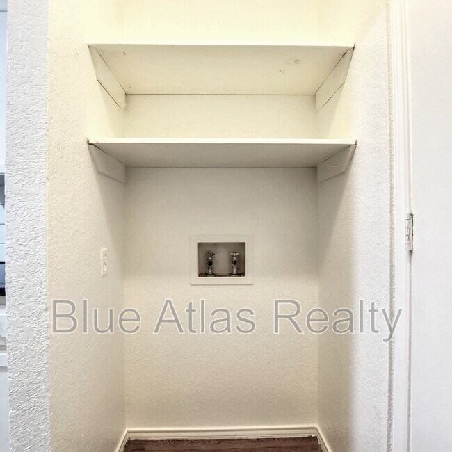 Building Photo - 1817 San Rafael St