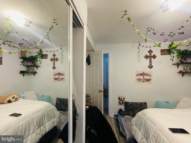 Building Photo - 13200 Cabinwood Dr