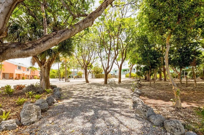 Building Photo - 98202 Windward Ave