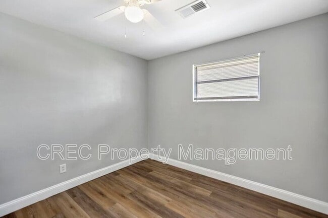 Building Photo - 1635 Memminger Ave