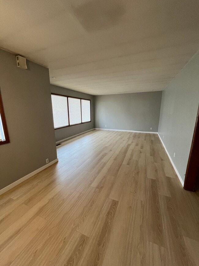 Building Photo - 16202 Larch Way