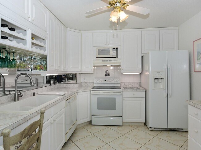 Building Photo - 3450 S Ocean Blvd