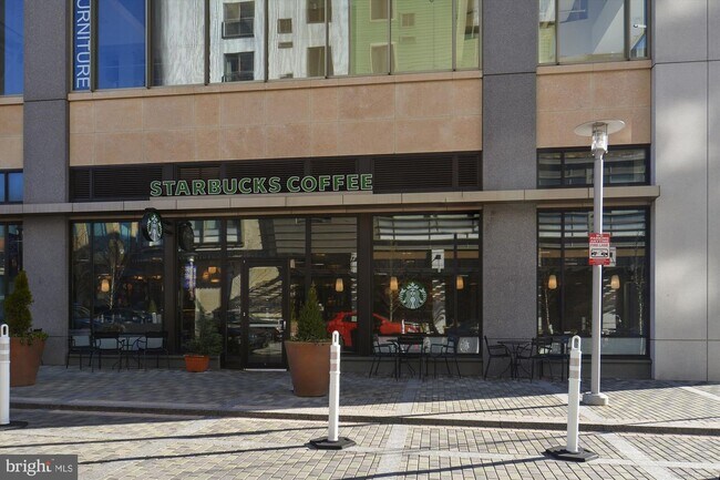 Building Photo - 10655 Montrose Ave