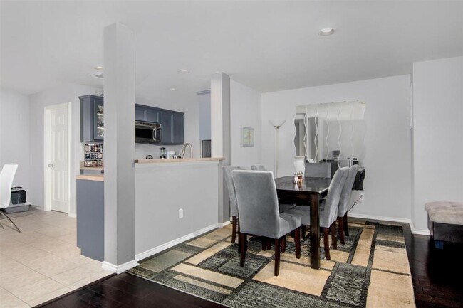 Building Photo - 2236 Ann St