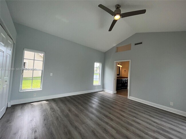 Building Photo - 1127 Laguna Springs Dr