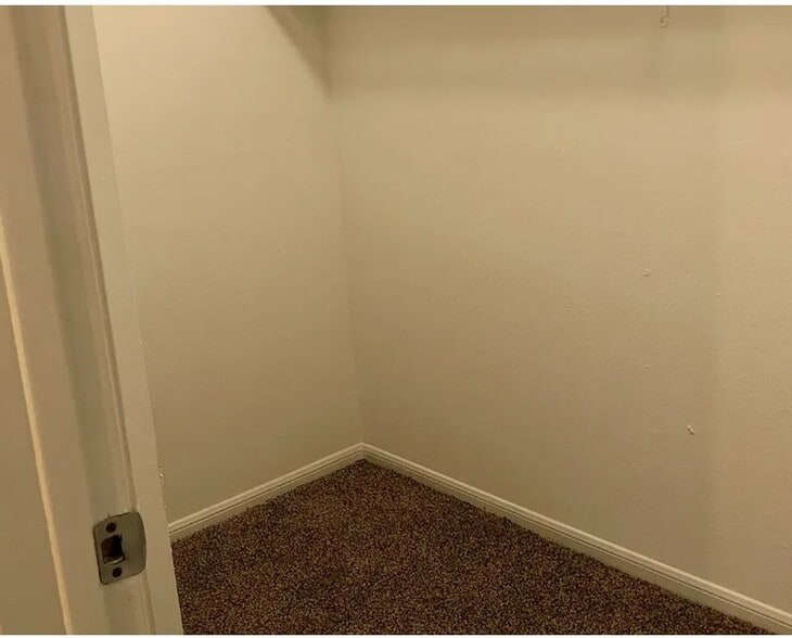 Building Photo - 3506 Cove View Blvd